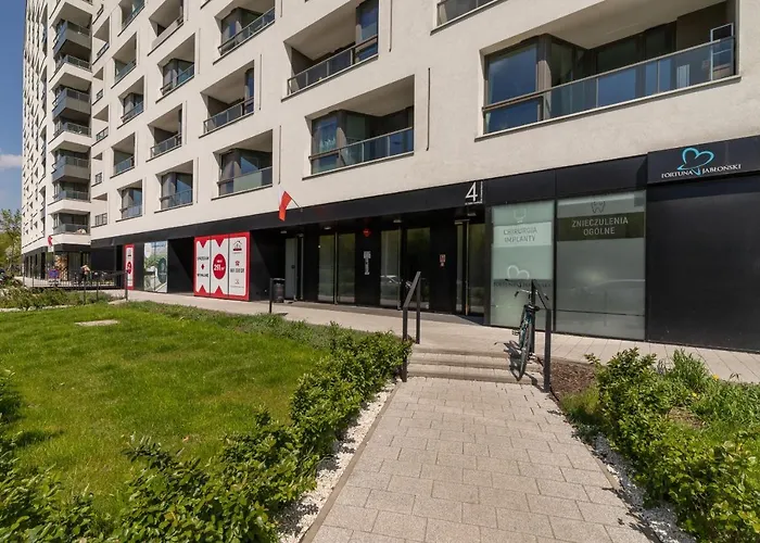 City Centre & Modern Quiet Apartment With Parking By Renters Prestige